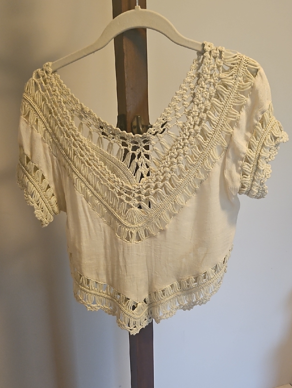 Tobi Womens Cream Boho Crochet Trim Camisole Top Size M